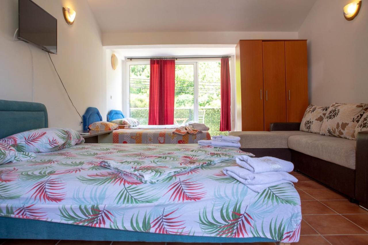 Family Apartments Vukcevic Čanj 外观 照片