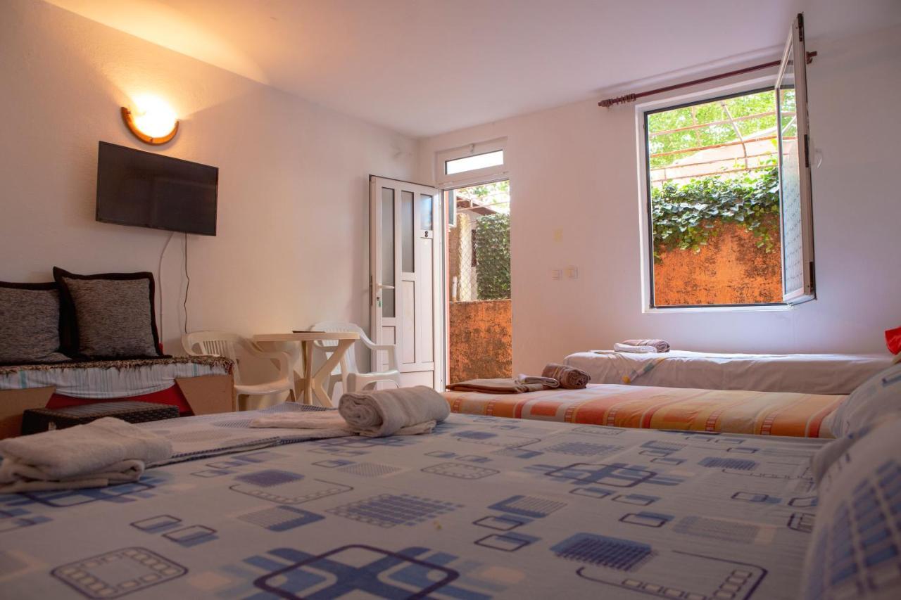 Family Apartments Vukcevic Čanj 外观 照片